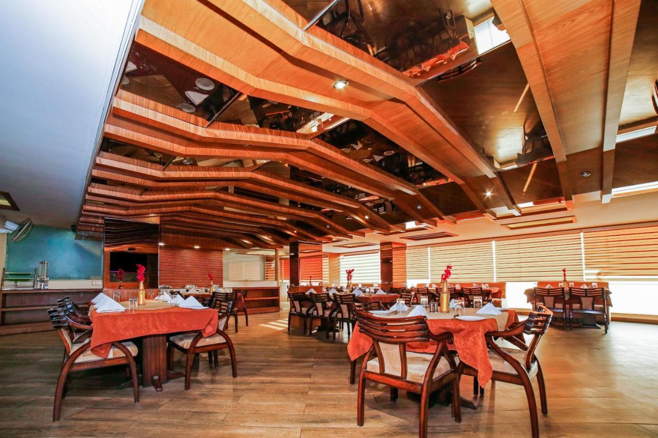 Hotel Shelter Gwalior Ngoại thất bức ảnh