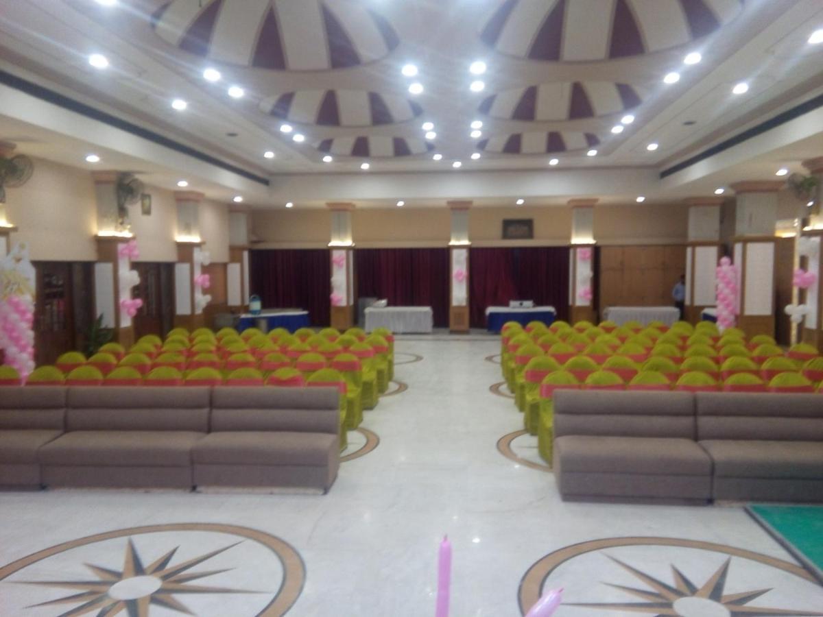 Hotel Shelter Gwalior Ngoại thất bức ảnh