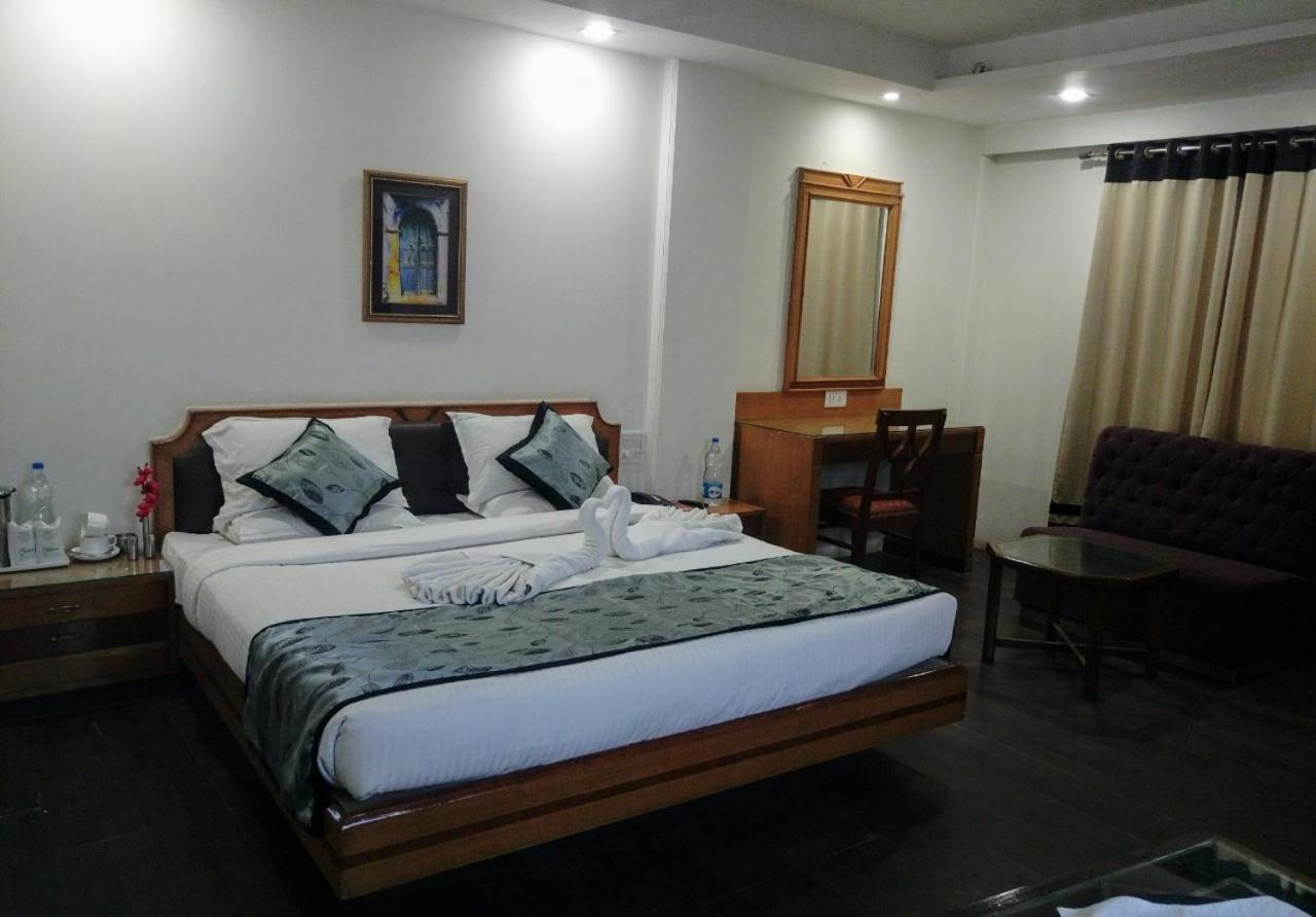 Hotel Shelter Gwalior Ngoại thất bức ảnh