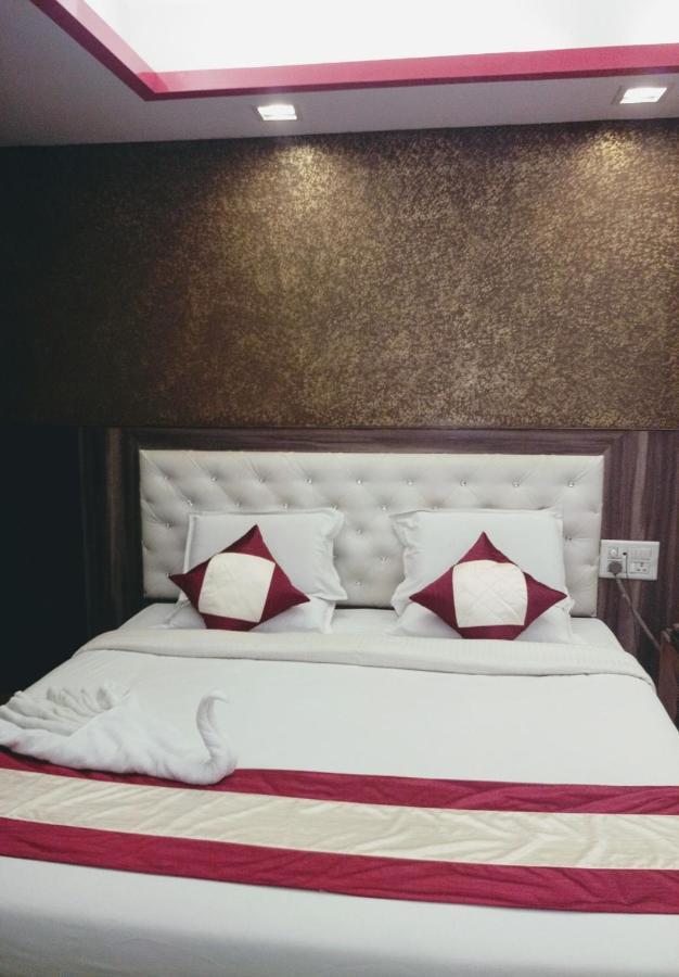 Hotel Shelter Gwalior Ngoại thất bức ảnh