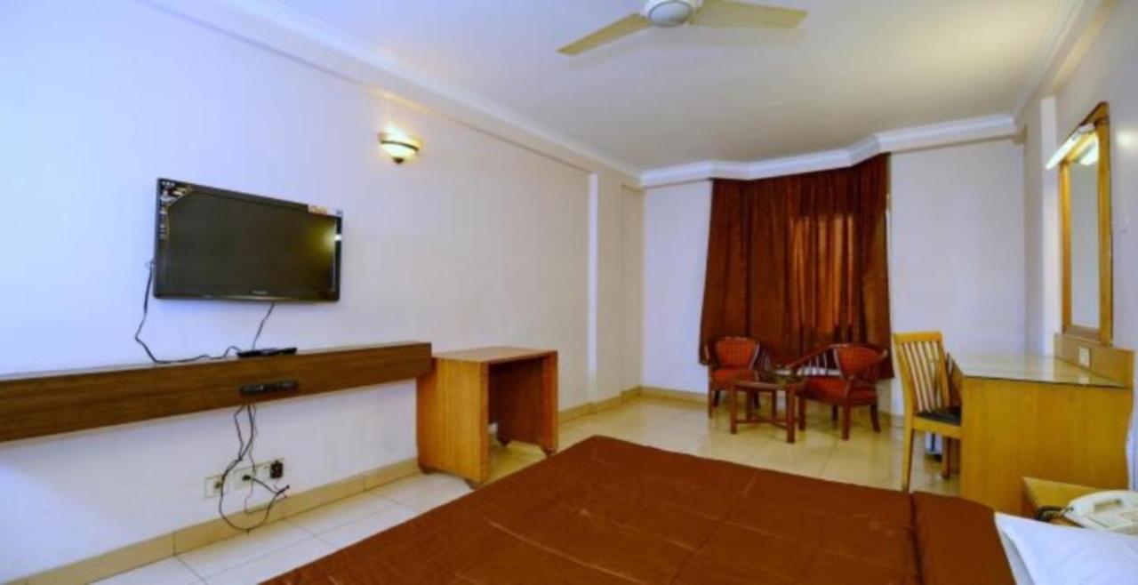 Hotel Shelter Gwalior Ngoại thất bức ảnh