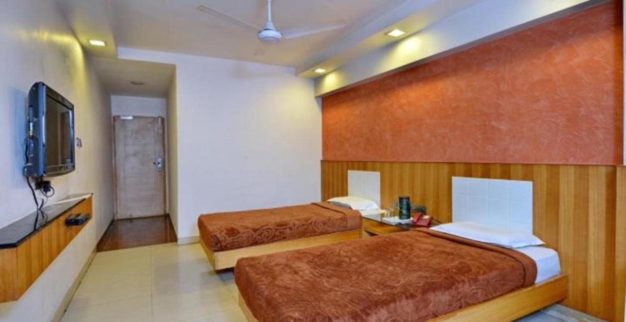 Hotel Shelter Gwalior Ngoại thất bức ảnh