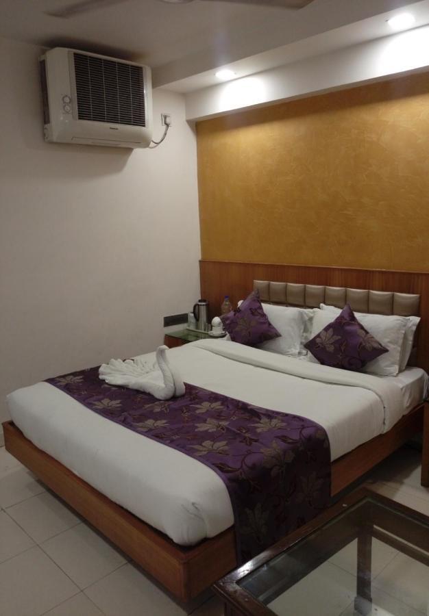 Hotel Shelter Gwalior Ngoại thất bức ảnh