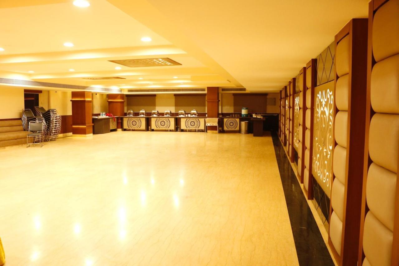 Hotel Shelter Gwalior Ngoại thất bức ảnh